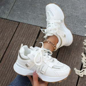 Women's breathable platform sneakers with lace-up closure and low-top design