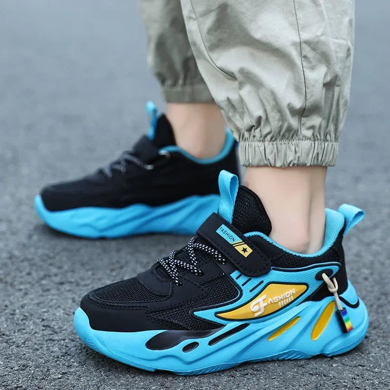 Kids' mesh running sneakers for boys and girls with breathable uppers and EVA soles