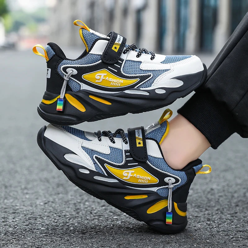 Kids' mesh running sneakers for boys and girls with breathable uppers and EVA soles