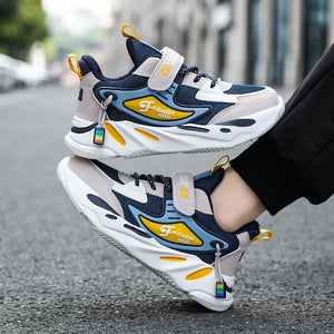 Kids' mesh running sneakers for boys and girls with breathable uppers and EVA soles