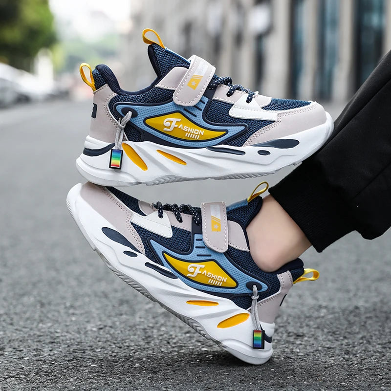 Kids' mesh running sneakers for boys and girls with breathable uppers and EVA soles